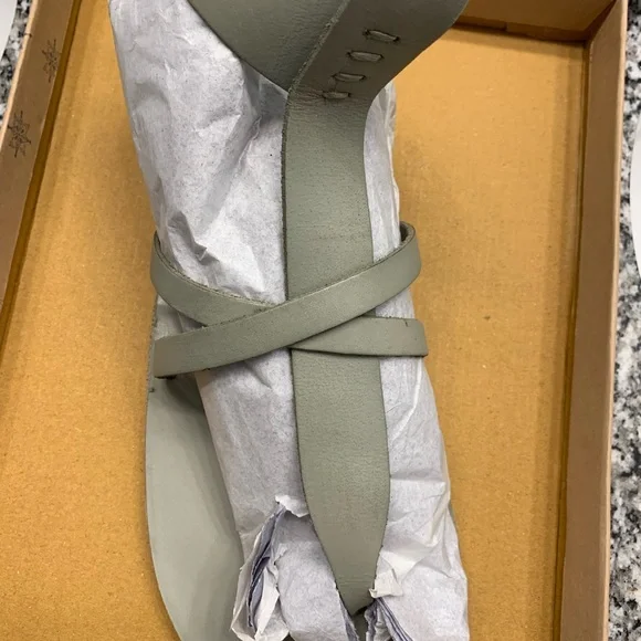 NWB FREE PEOPLE Vacation Day Wrap Sandal in Sky size 39❤️🎉🎄 - Picture 4 of 11